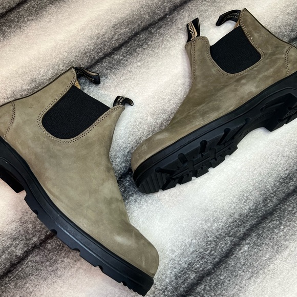 Blundstone Other - { Blundstone } BL 1941 Classic 550 Stone Nubuck Suede Chelsea Boots